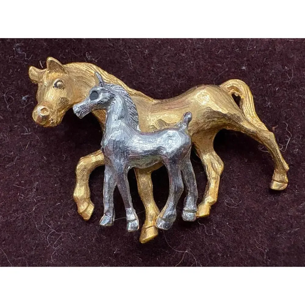 Vintage Gold & Silver Tone Horse & Baby Foal Brooch Pin 1.5” Wilmarth - Picture 2 of 5